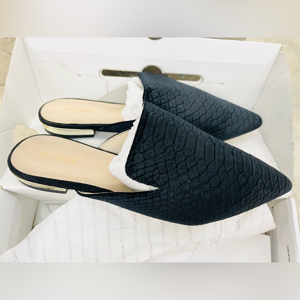 NIB women’s Aldo black suede reptile animal print sz 8